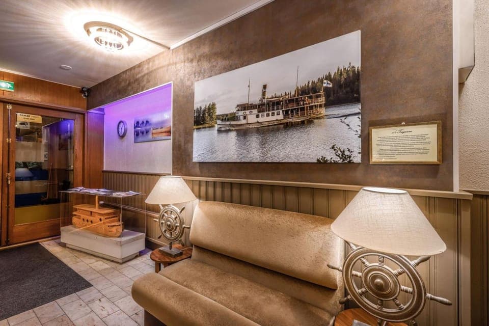 Shared lounge/TV area