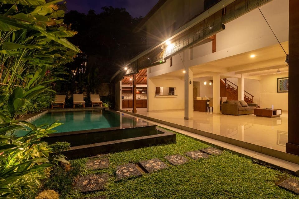 Private pool