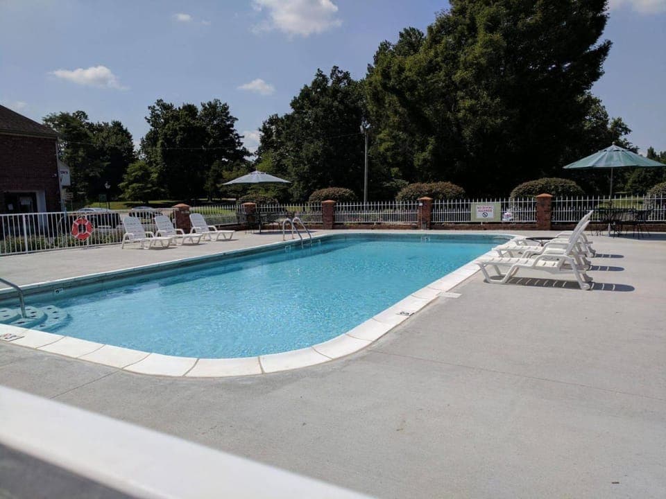 Swimming pool