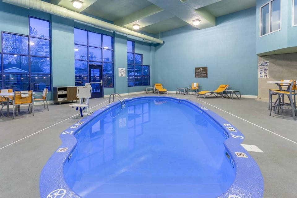Swimming pool