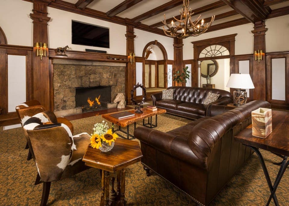 Shared lounge/TV area