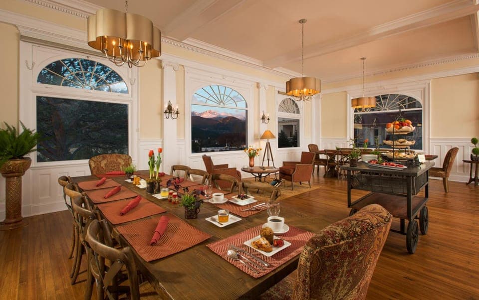 Banquet hall