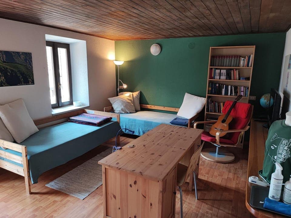 Shared lounge/TV area