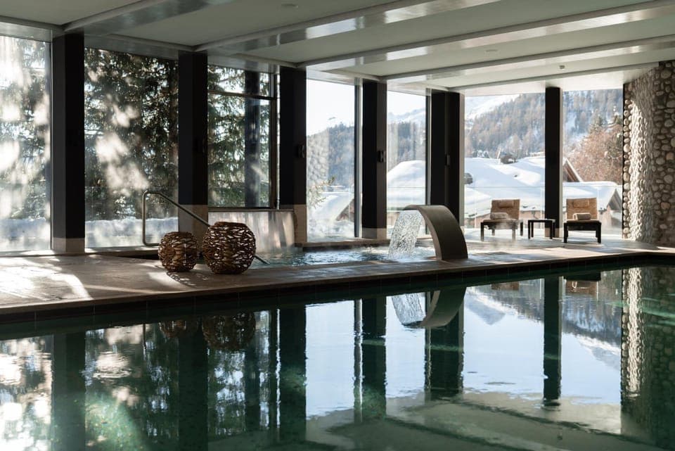 Swimming pool