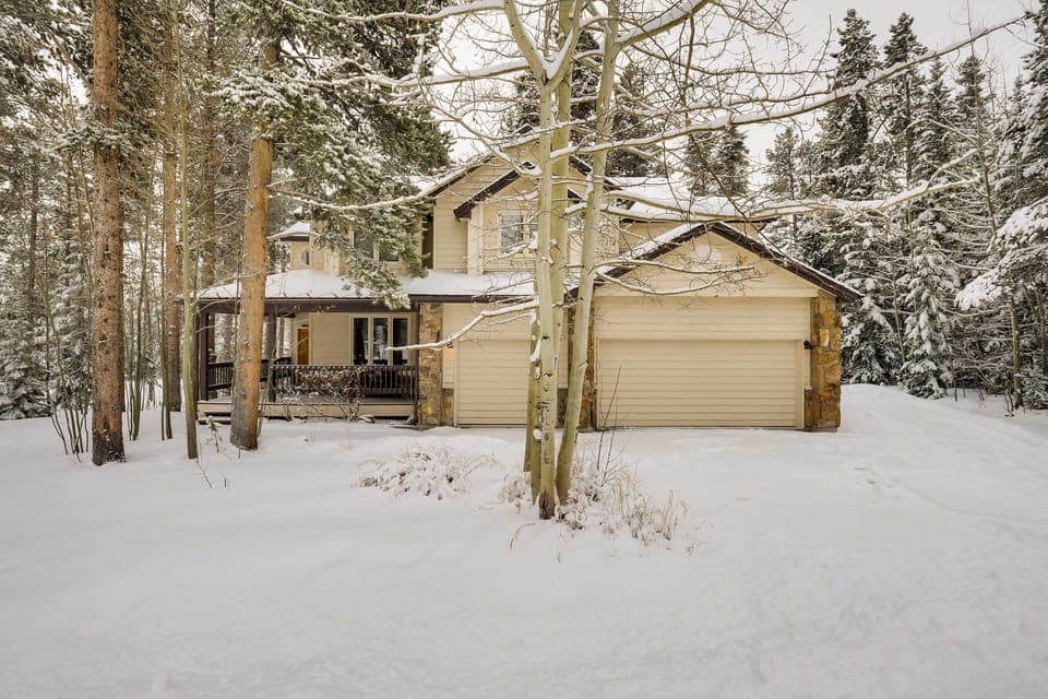 Hot Tub & Ski Shuttle: Forested Breckenridge Home! House in Breckenridge