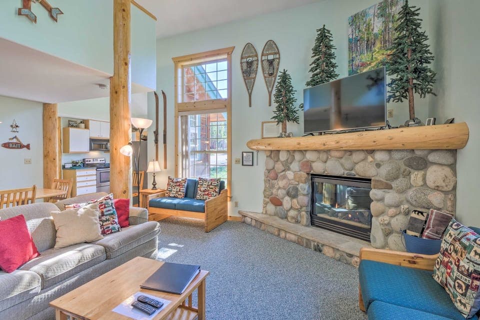 6 Mi to Turquoise Lake: Retreat w/ Covered Deck! House in Colorado