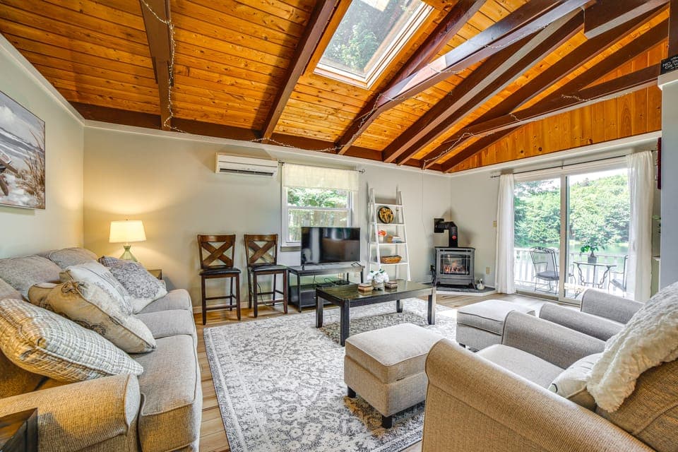 Breathtaking Newbury Cottage w/ Deck on Chalk Pond Cottage in Newbury