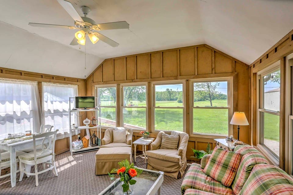 Historic Ottawa Lake House: Deck, Barn + 96 Acres! House in Ohio