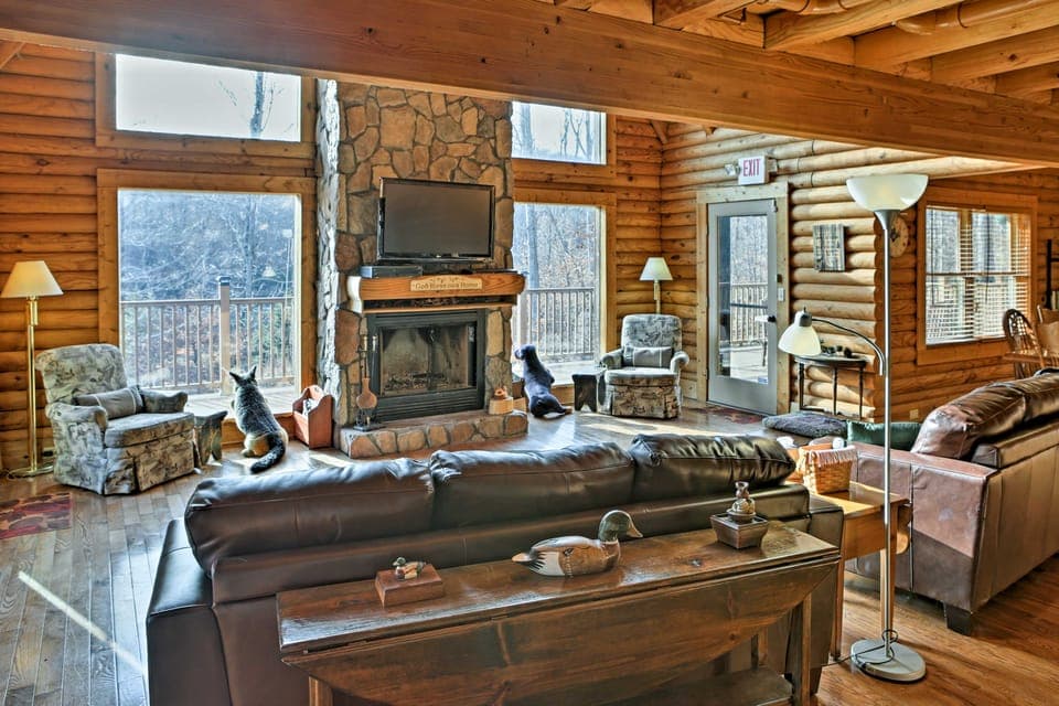 Underwood Home w/ 40 Acres: Fire Pit, Private Lake House in Indiana