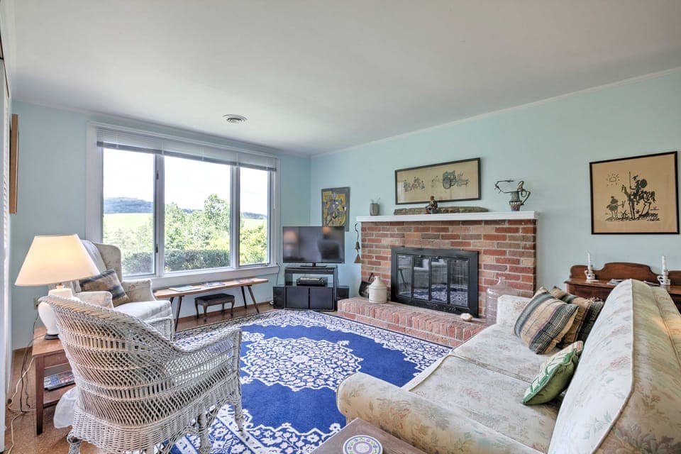 Stair-Free Lexington Home w/ Blue Ridge Mtn Views! House in Lexington