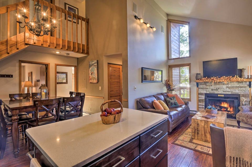 Spacious Breckenridge Condo: Walk to Ski Lifts! Apartment in Breckenridge