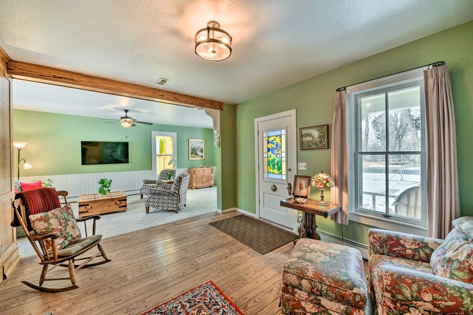Charming Buena Vista Creekside Home: Walk to Main! House in Buena Vista