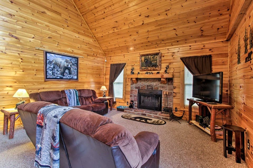 Rustic Sevierville Cabin w/ Covered Porch! House in Sevierville