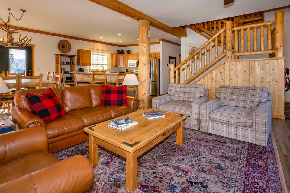 Mtn-View Retreat w/ Hot Tub in Granby! House in Granby