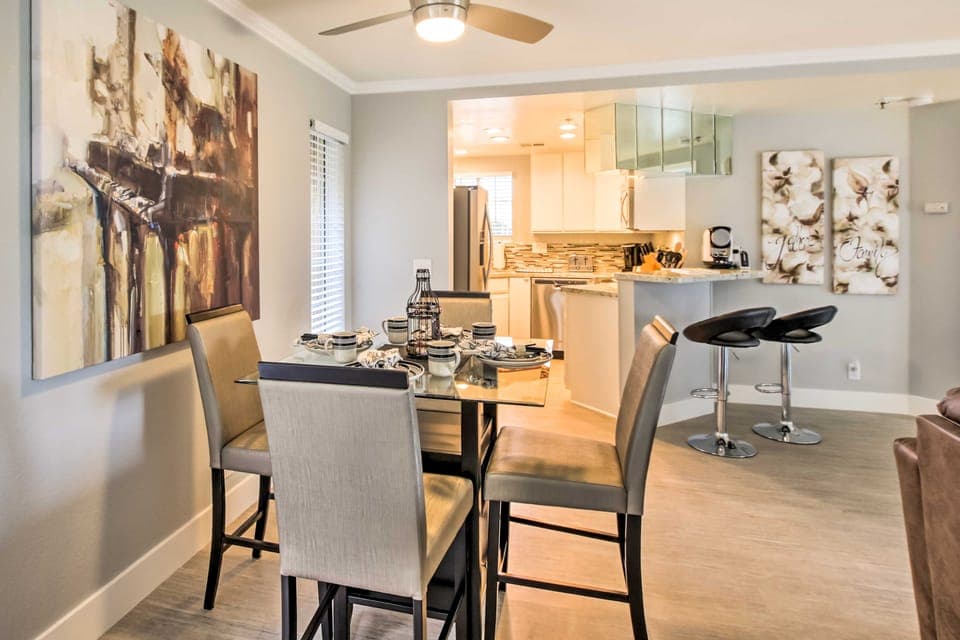 Pool & Hot Tub Access: Modern Palm Springs Condo Apartment in Cathedral City