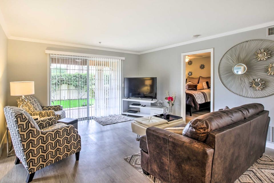 Pool & Hot Tub Access: Modern Palm Springs Condo Apartment in Cathedral City