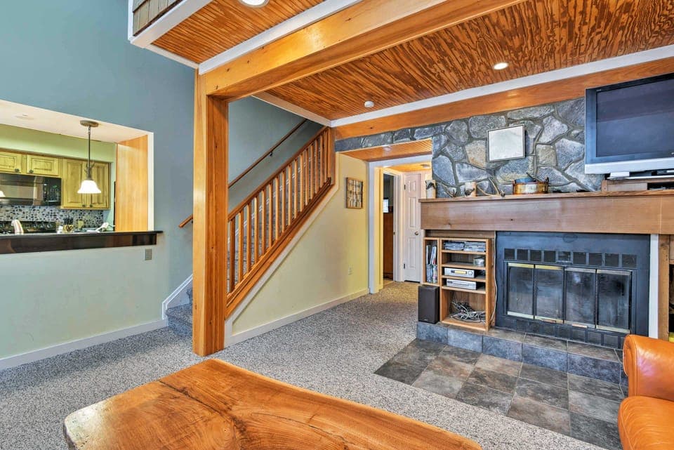 Lake Harmony Condo < 1 Mi to Big Boulder Mountain! Apartment in Big Boulder Lake