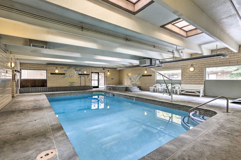 Steps to Ski Shuttle! Frisco Condo w/ Indoor Pool Apartment in Frisco