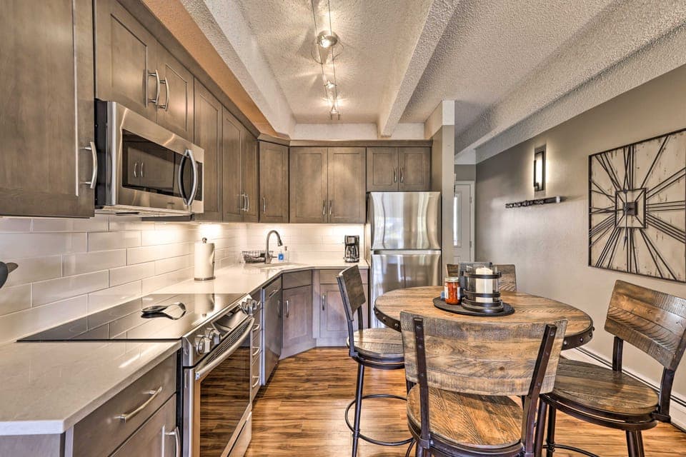 Steps to Ski Shuttle! Frisco Condo w/ Indoor Pool Apartment in Frisco
