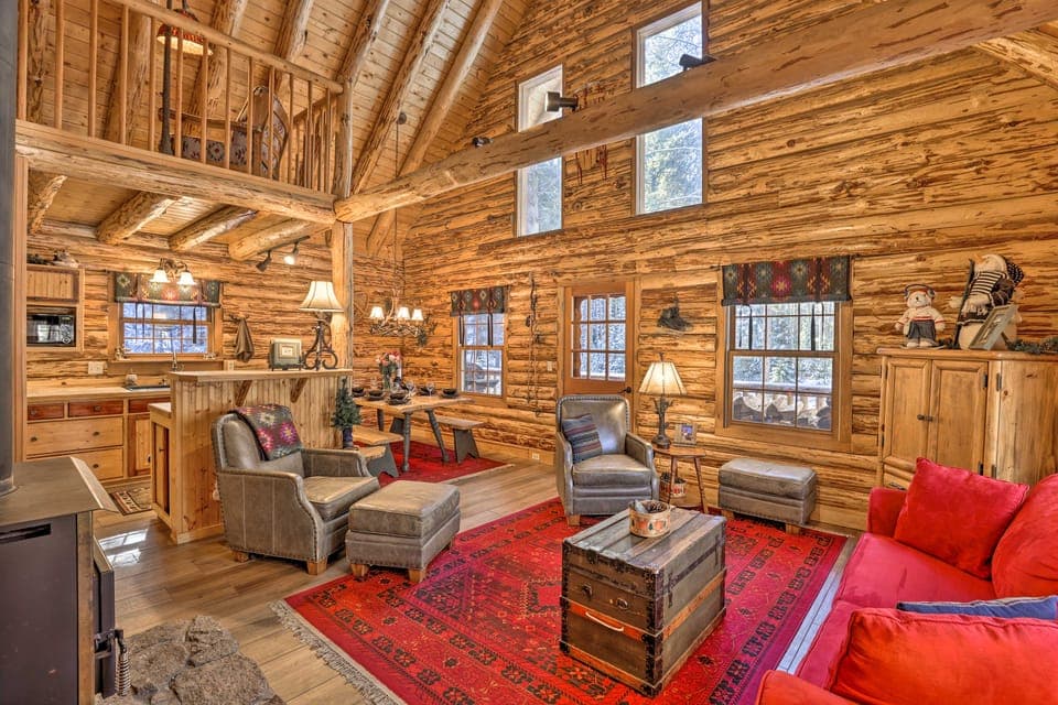Ski & Hike! Hot Tub Hideaway in Breckenridge House in Blue River