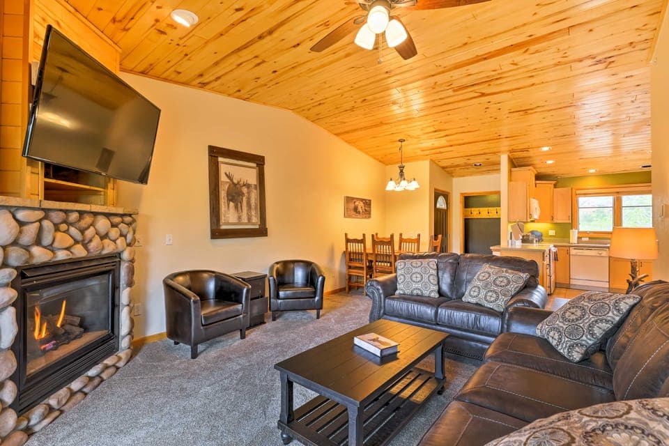 Steps to Grand Lake: Condo w/ Deck & Mtn Views Apartment in Grand Lake