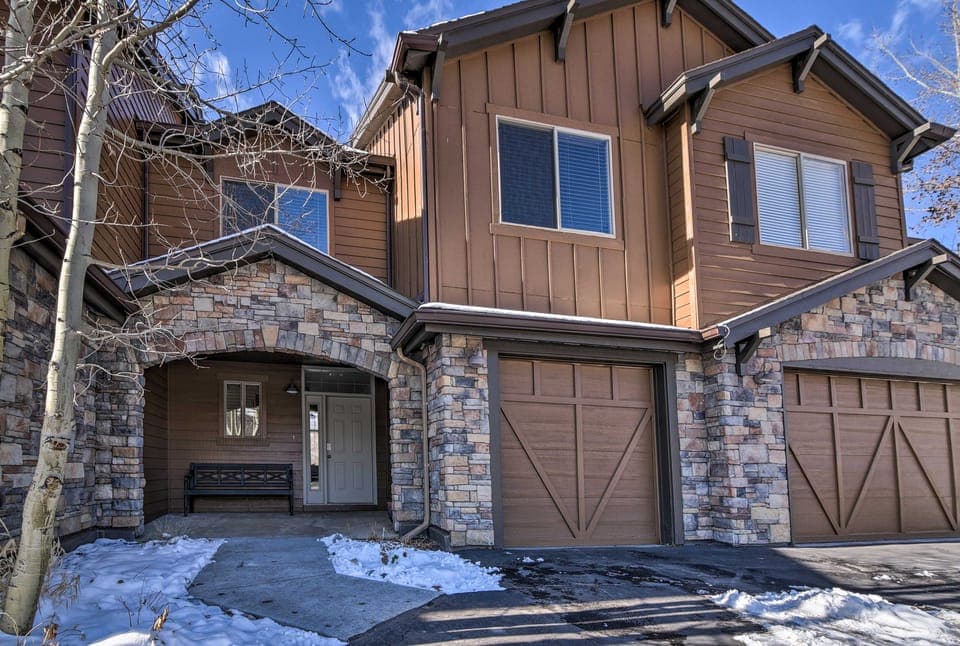 7 Mi to Keystone: Waterfront Home w/ Scenic Views Apartment in Silverthorne