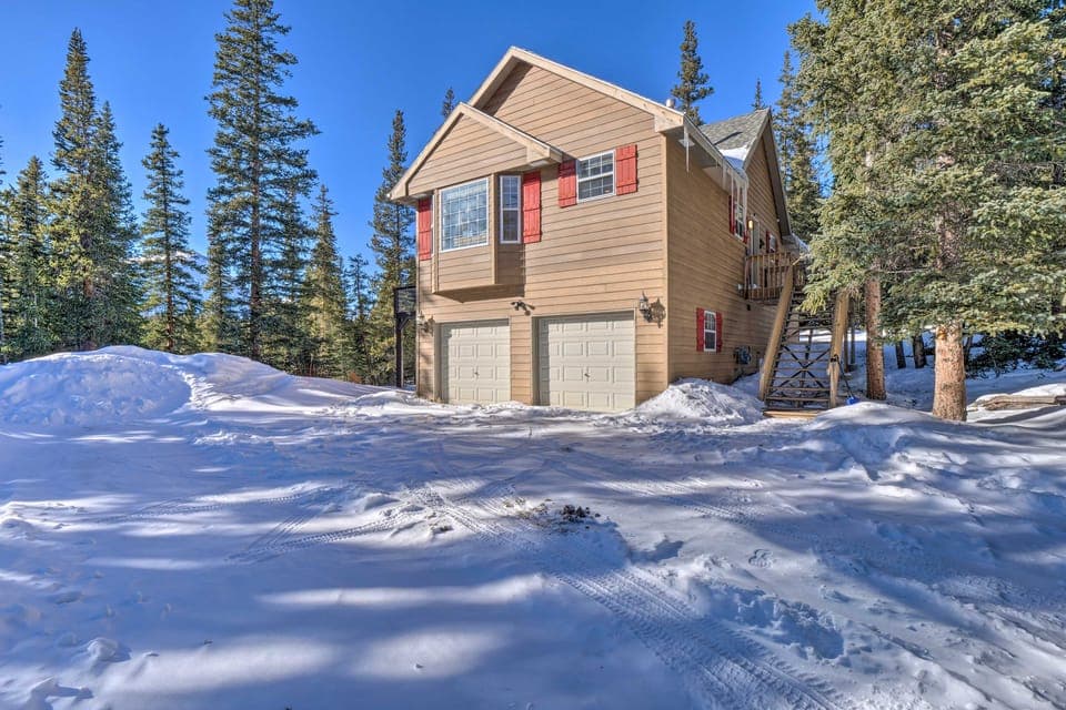 Mountain Cabin w/ Views + Firepit: 25 Mi to Skiing House in Park County