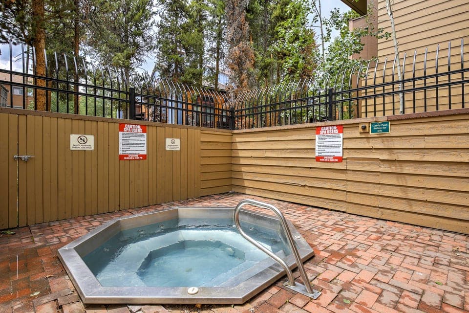 Walk to Chair Lift: Mtn-View Breckenridge Condo Apartment in Breckenridge