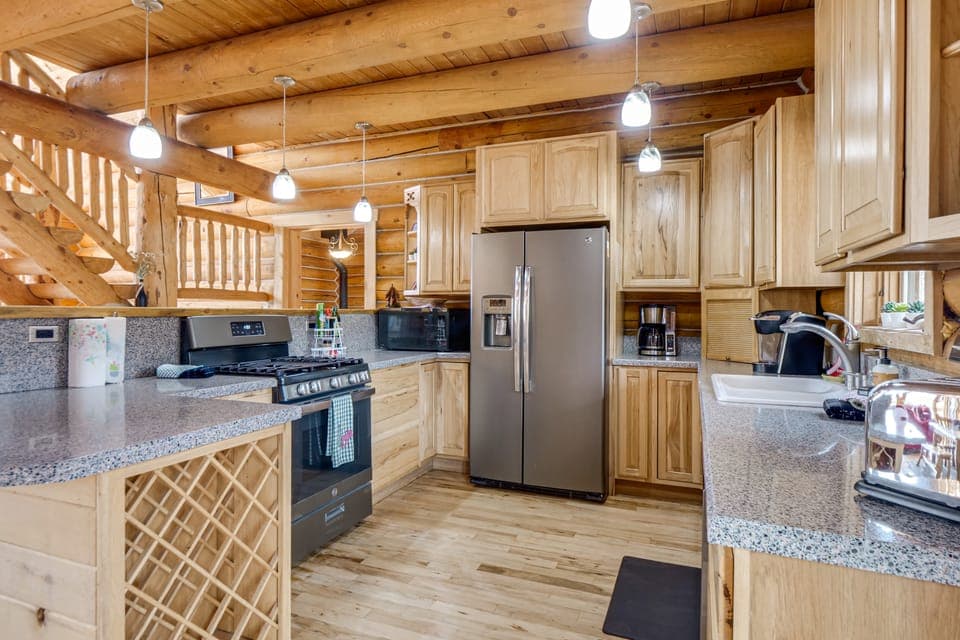 5 Acres of Scenic Beauty! Large Fairplay Log Home House in Park County
