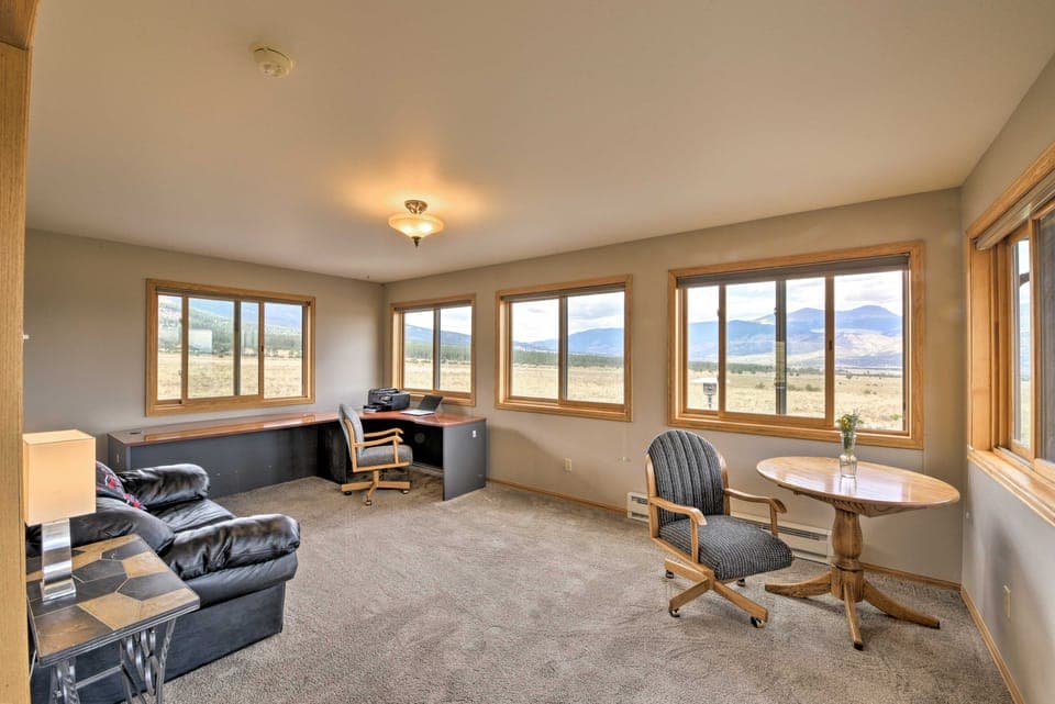 Buena Vista Retreat: 7 Acres & Panoramic Views House in Park County