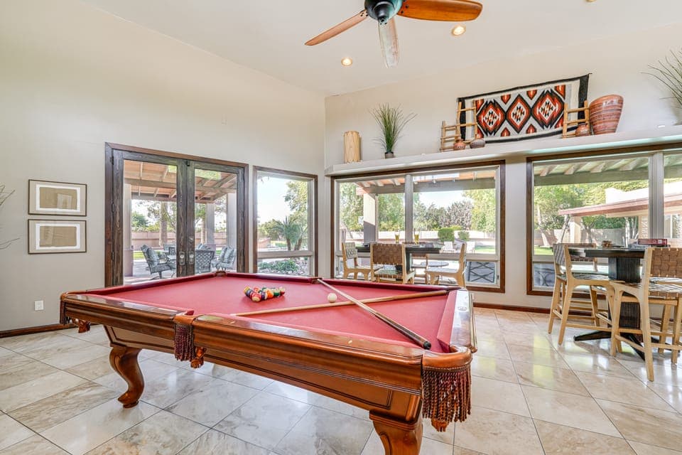 2 Mi to Old Town: 'The Grand Palms Estate' w/ Pool Villa in Paradise Valley