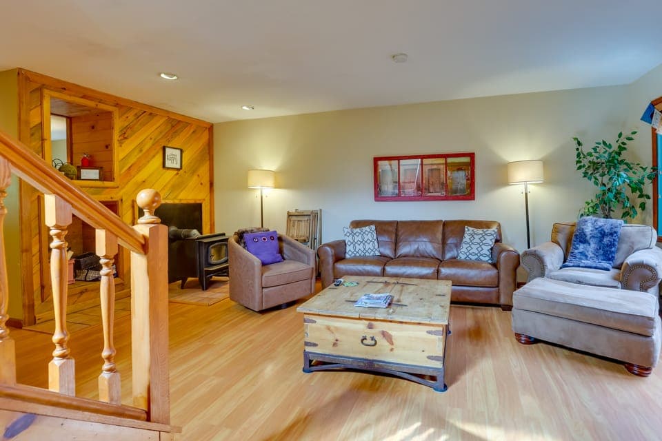 2 Mi to Frisco Ski Hill: Mountain Home w/ Hot Tub! Apartment in Frisco
