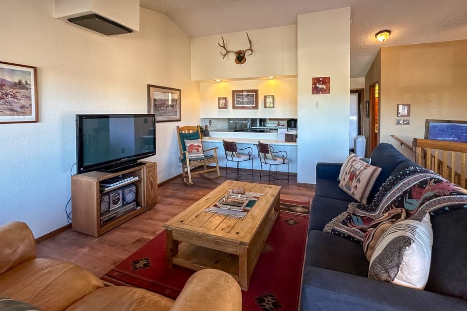 Cozy Pagosa Condo: Stunning Mountain & Lake Views! Apartment in Colorado