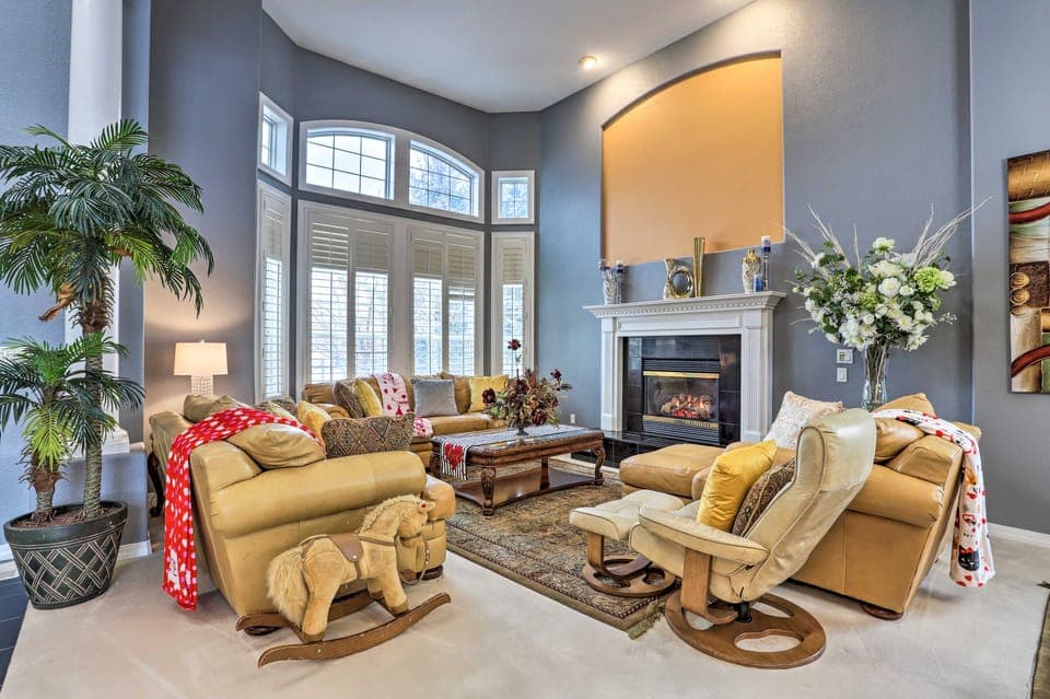 Spacious + Elegant Lone Tree Home Rental w/ Deck! House in Lone Tree