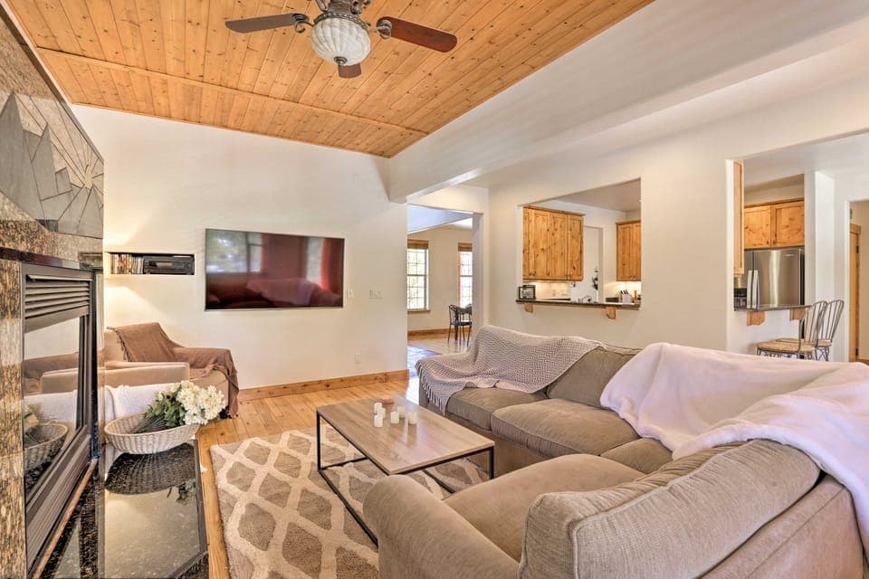 'Rocky Bear Lodge' on 2 Acres Near Turquoise Lake House in Colorado