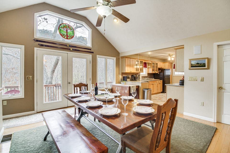 Resort Home on Mountain Golf Course w/ Deck & View House in Massanutten