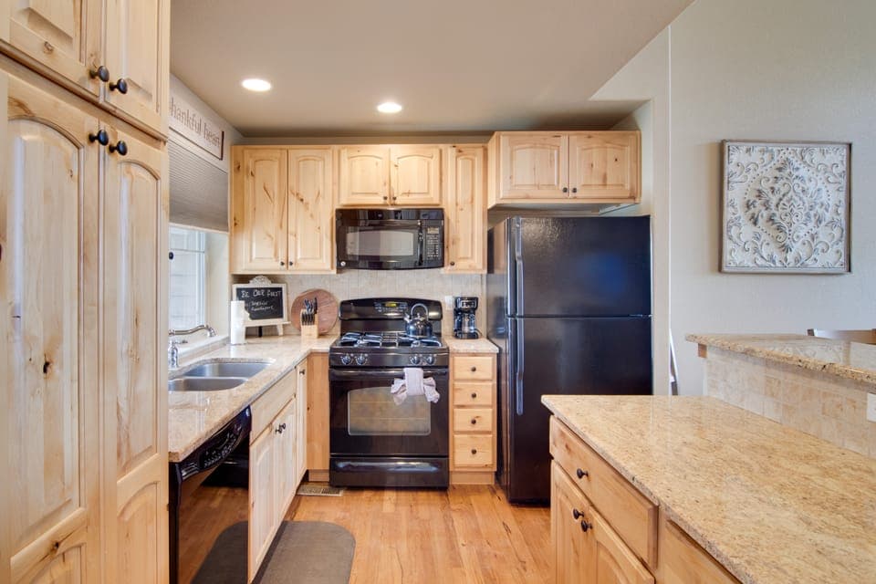 Winter Park Chalet w/ Hot Tub + Free Shuttle! Apartment in Fraser