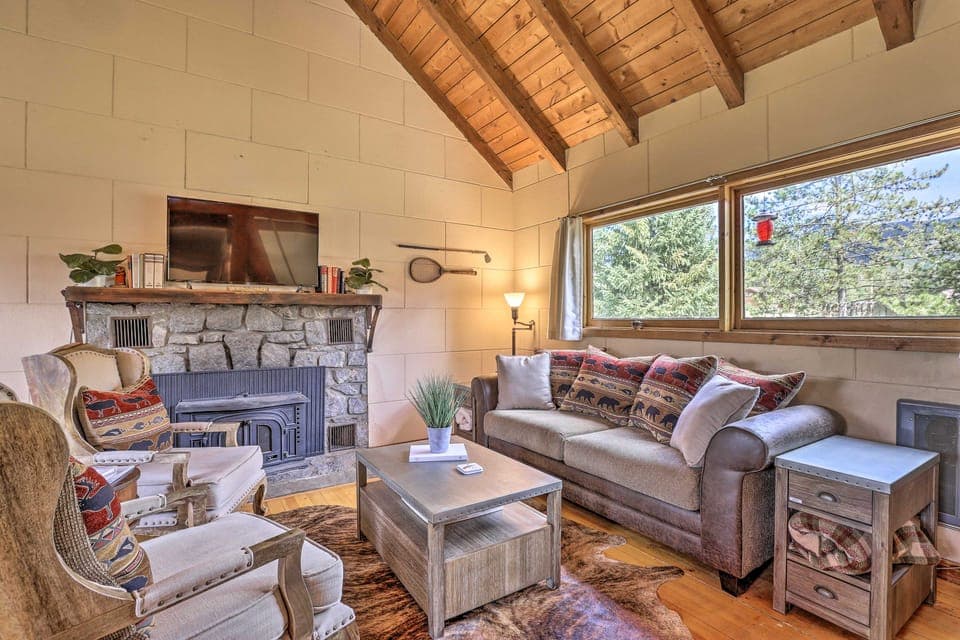 Walk to Grand Lake: Historic Dtwn Cabin! House in Grand Lake