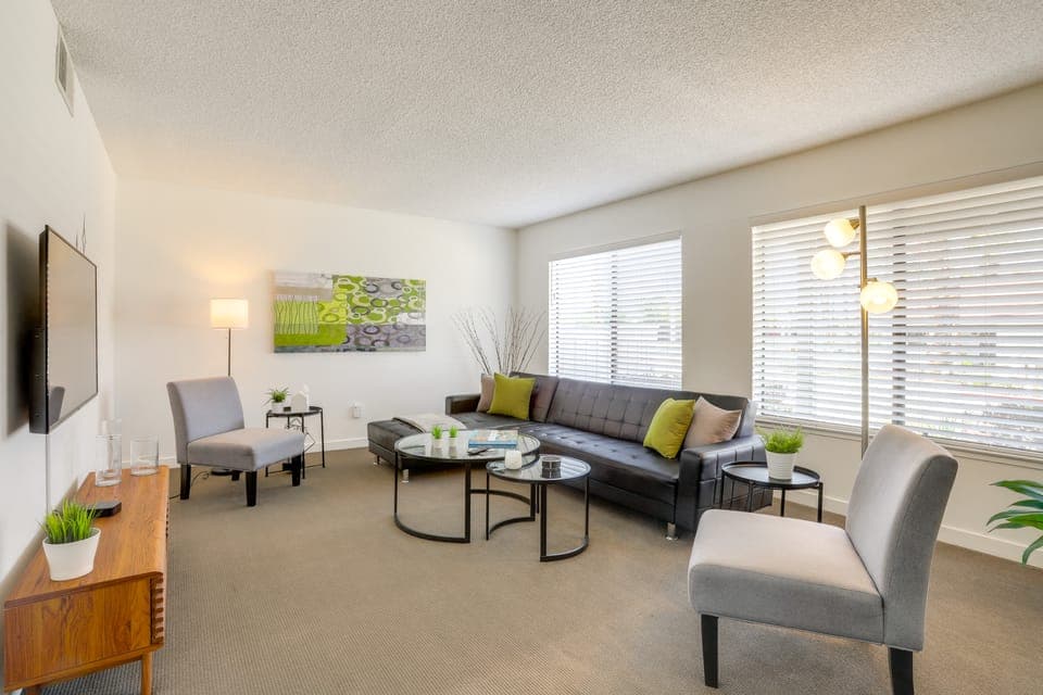 Palm Springs Abode w/ Pool Access, Near Golfing Apartment in Cathedral City
