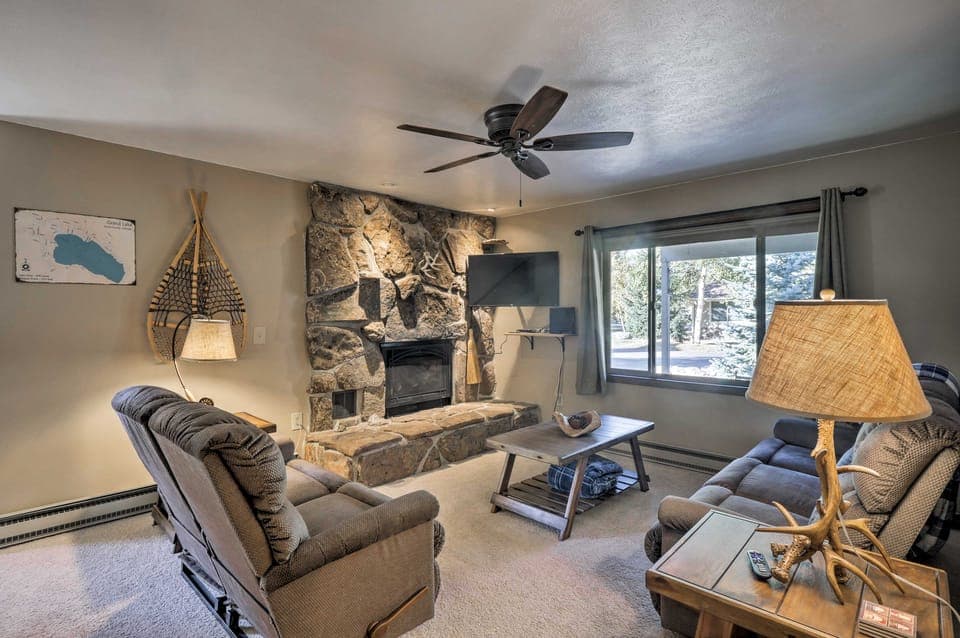 1 Block to Waterfront: Grand Lake Condo w/ Balcony Apartment in Grand Lake
