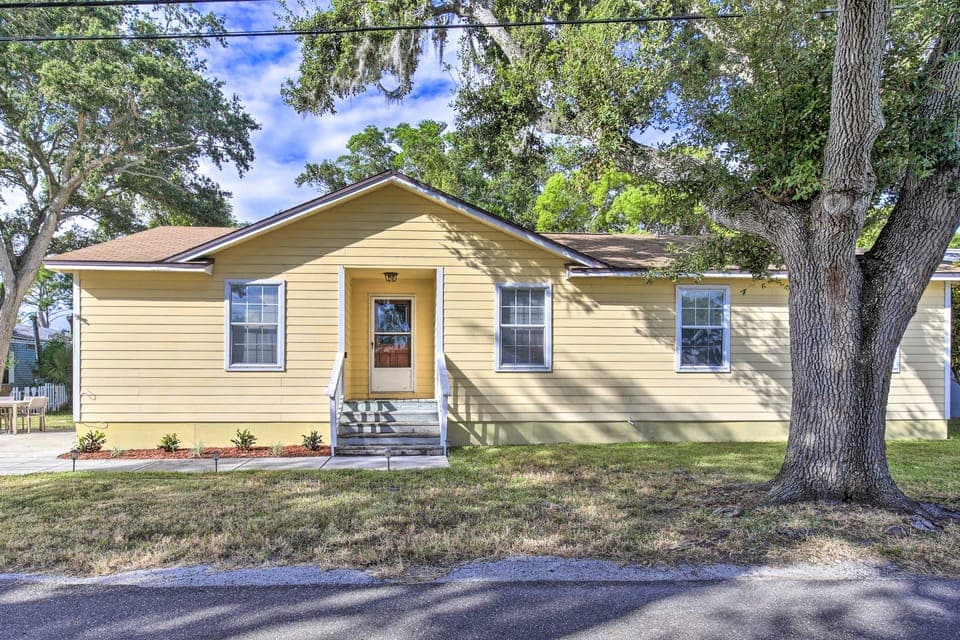 Home w/ Yard: 1 Mi to Indian Rocks Beach & Golf House in Indian Rocks Beach