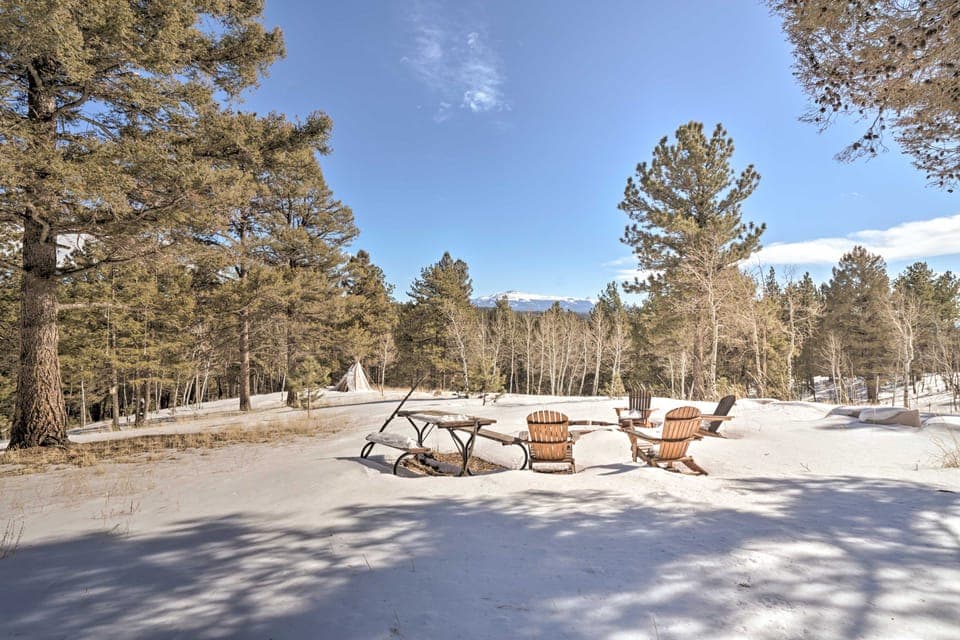 Log Cabin w/ Mountain Views ~ 30 Mi to Pikes Peak! House in Colorado