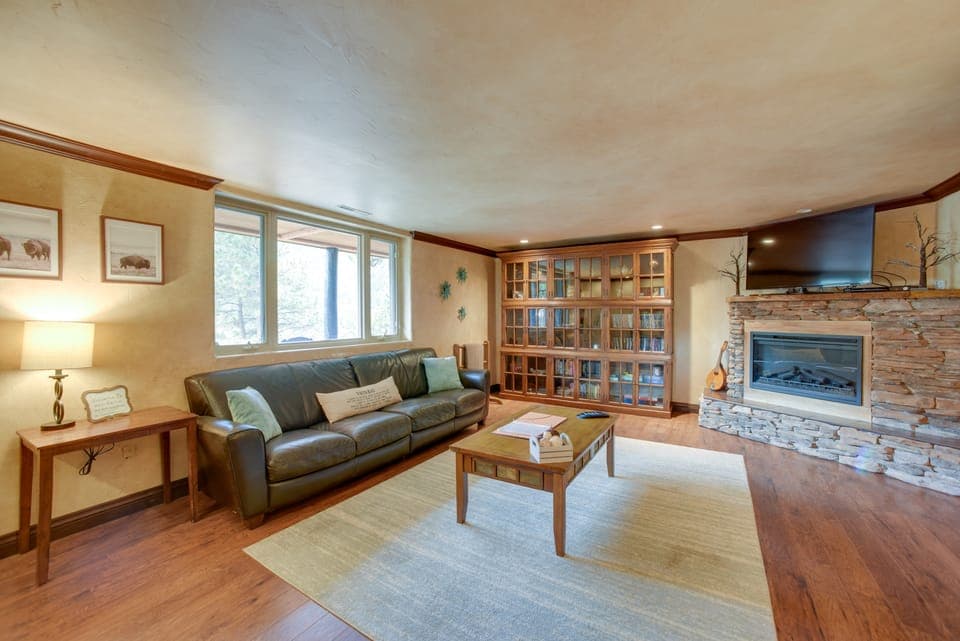 Homey Mtn View Escape: 11 Mi to Garden of the Gods Apartment in Cascade-Chipita Park