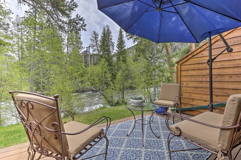 7 Mi to Ski: Waterfront Townhome in Frisco! Apartment in Frisco