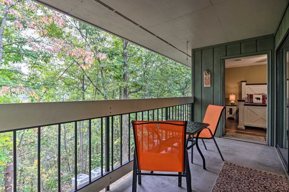 Pigeon Forge Condo w/ Balcony: 5 Mi to Attractions Apartment in Pigeon Forge