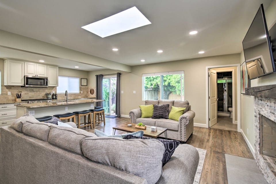 Coastal Carlsbad Home: 1 Mi to Beach & Downtown House in Carlsbad
