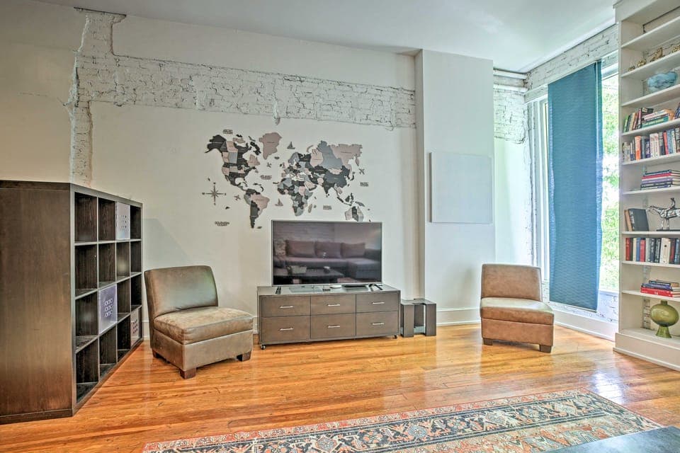 Walk to Dtwn Distilleries: Nulu Art District Loft Apartment in Louisville