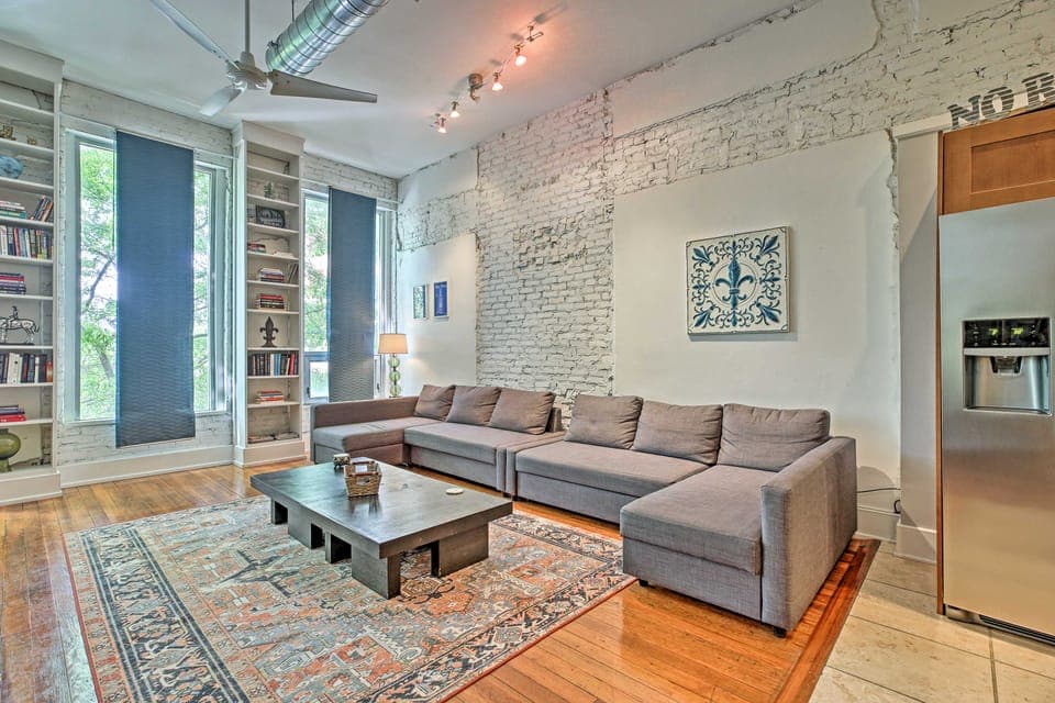 Walk to Dtwn Distilleries: Nulu Art District Loft Apartment in Louisville