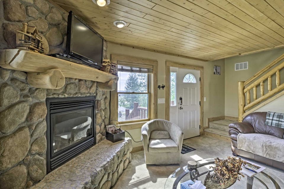 22574838-000 Pet-Friendly Cabin Near Dtwn Fairplay Apartment in Park County