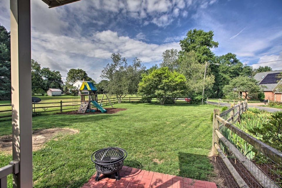 Family-Friendly Getaway w/ Fire Pit & 2 Kayaks! House in Bridgewater